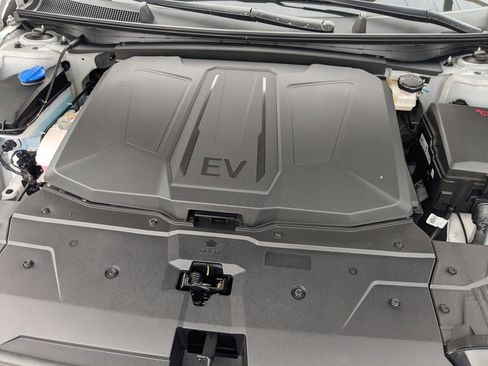 Certified 2025 Hyundai Ioniq 5 Limited image 34