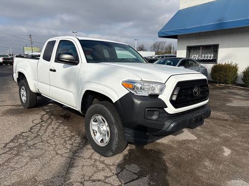 Used 2020 Toyota Tacoma SR image 1