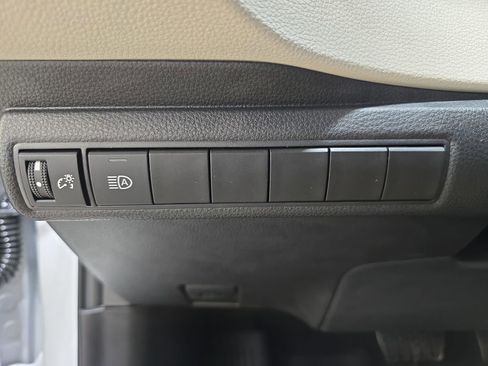 Used 2025 Toyota Corolla LE image 26