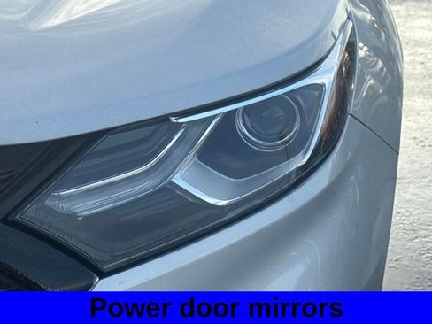 Used 2020 Chevrolet Equinox LT w/ Driver Convenience Package image 17