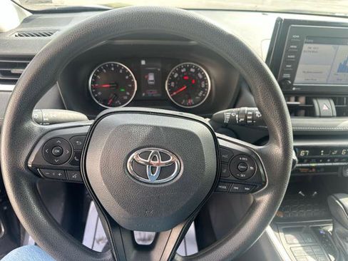 Used 2022 Toyota RAV4 XLE image 2