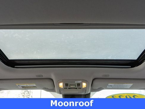 Used 2023 Toyota Highlander Bronze Edition image 11