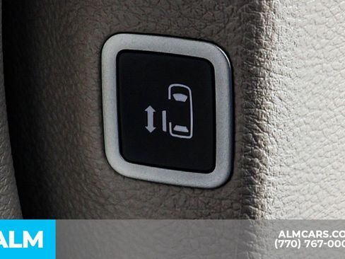 Used 2024 Chrysler Pacifica Touring-L FWD image 55