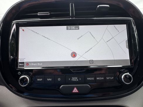 Used 2022 Kia Soul S FWD image 18