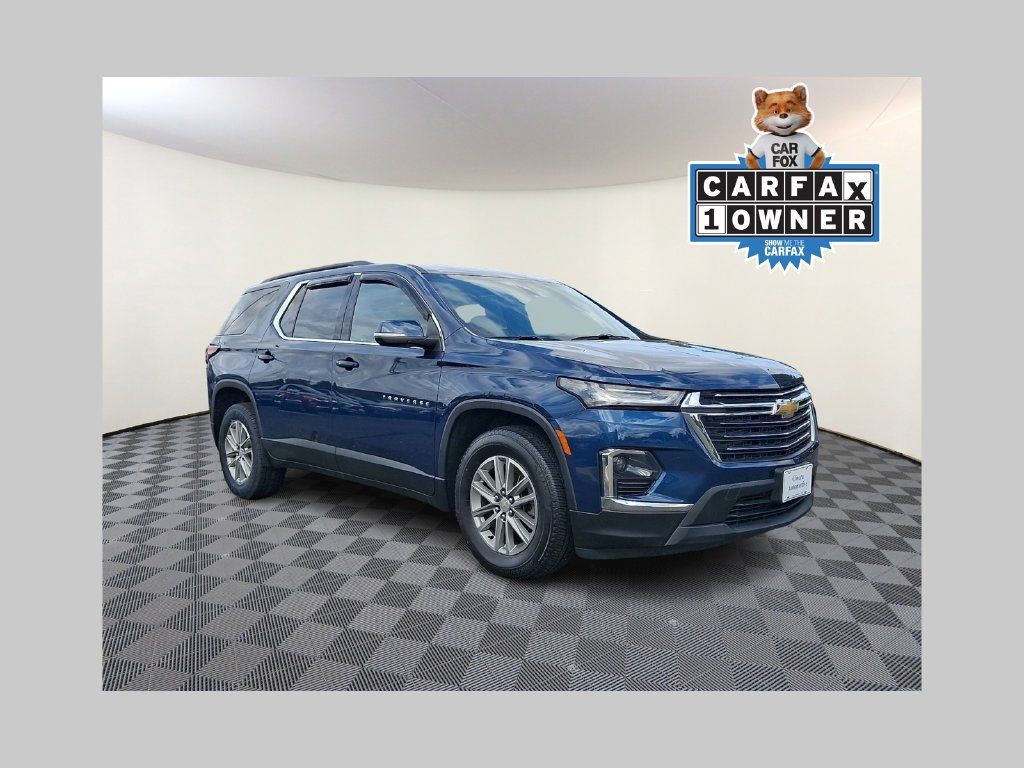 Certified 2023 Chevrolet Traverse LT FWD image 1