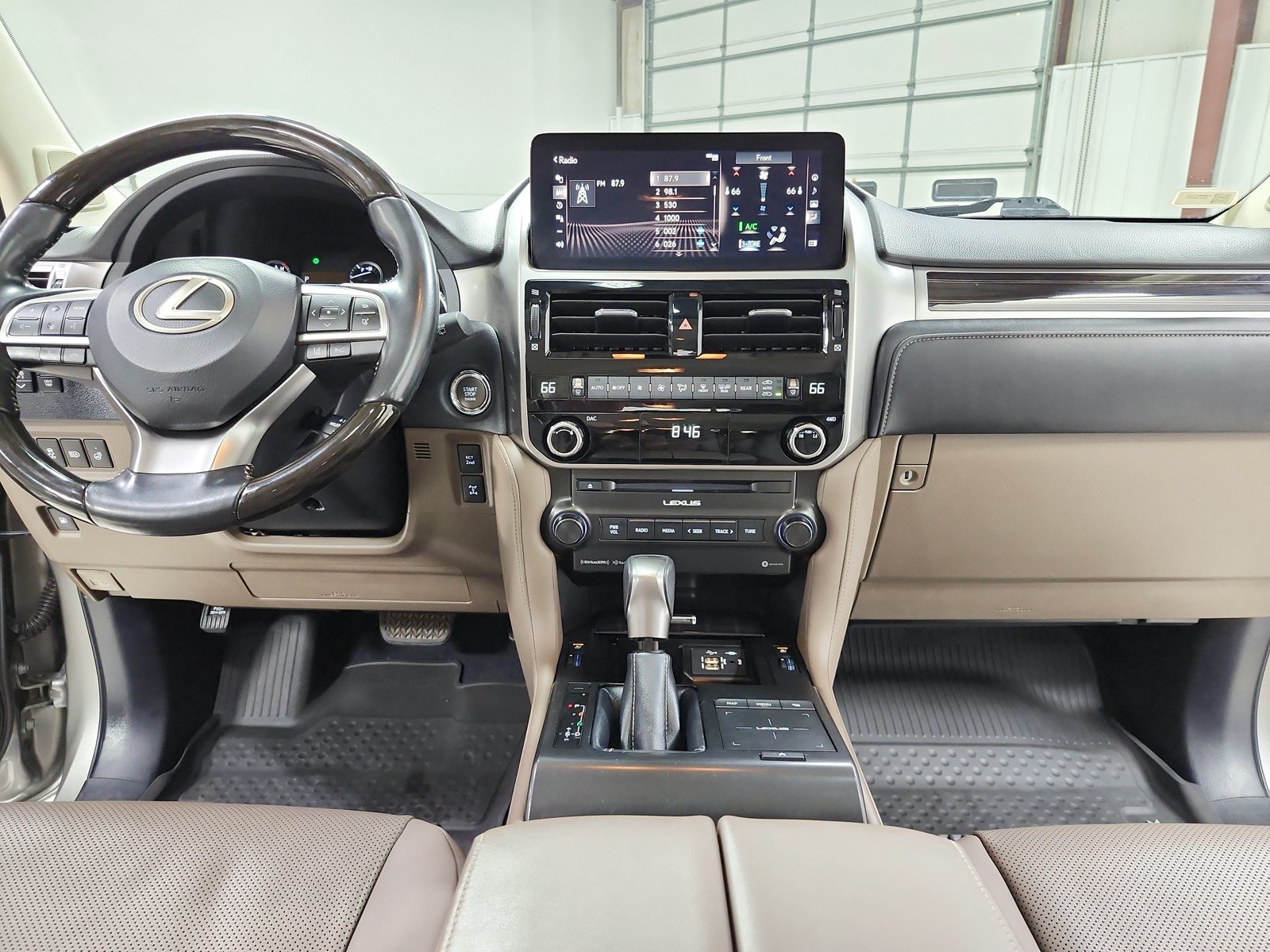 Used 2023 Lexus GX 460 Premium w/ Premium Package AWD/4WD image 30