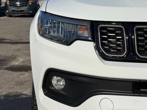 New 2026 Jeep Compass Latitude w/ Sun and Sound Group AWD/4WD image 10