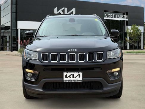 Used 2019 Jeep Compass Latitude AWD/4WD image 2