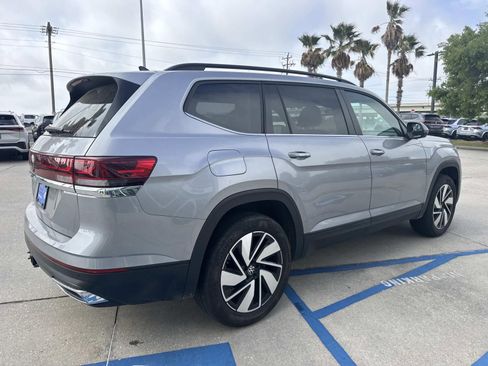 Used 2025 Volkswagen Atlas SE image 5