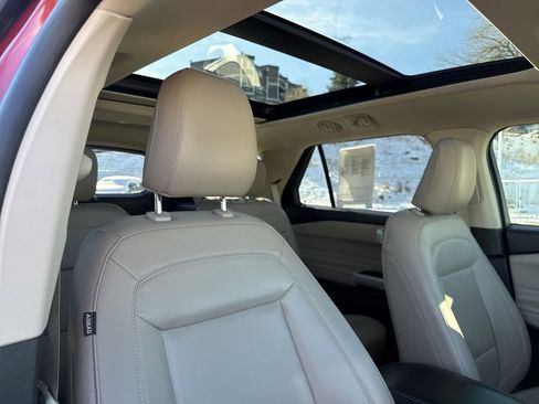 Certified 2022 Ford Explorer XLT w/ Equipment Group 202A image 27