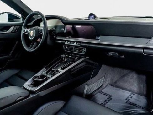 Used 2025 Porsche 911 Carrera RWD image 31
