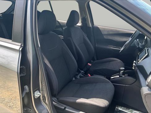 Used 2021 Nissan Kicks S FWD image 9