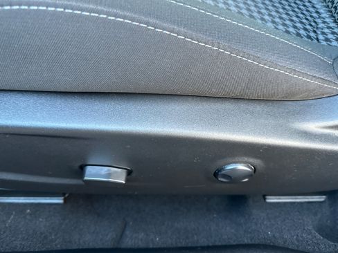 Used 2023 Dodge Challenger SXT w/ Blacktop Package image 13