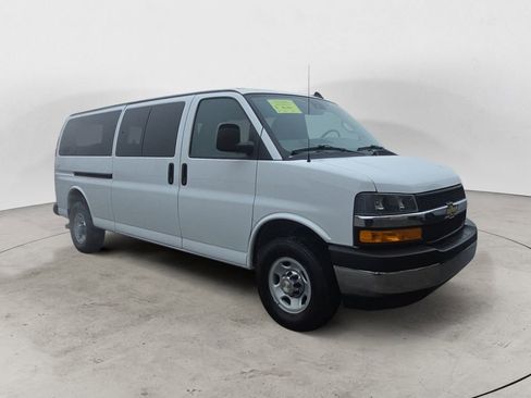 Used 2024 Chevrolet Express 3500 LT w/ LT Preferred Equipment Group RWD image 7