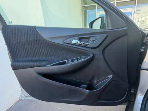 Used 2025 Chevrolet Malibu LT FWD image 23