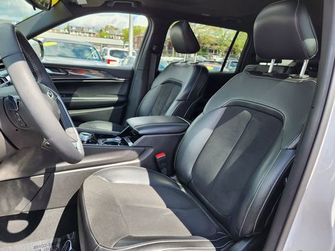 Used 2023 Jeep Grand Cherokee L Laredo AWD/4WD image 10