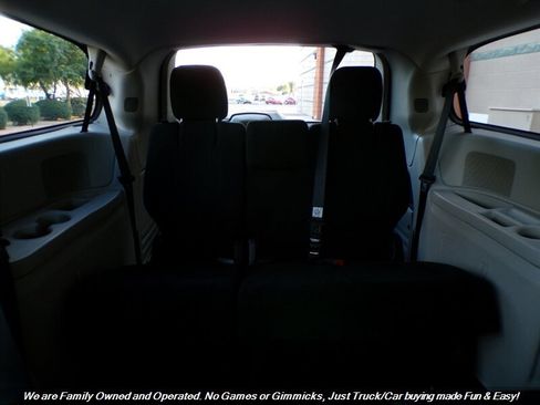 Used 2012 Dodge Grand Caravan SE image 24