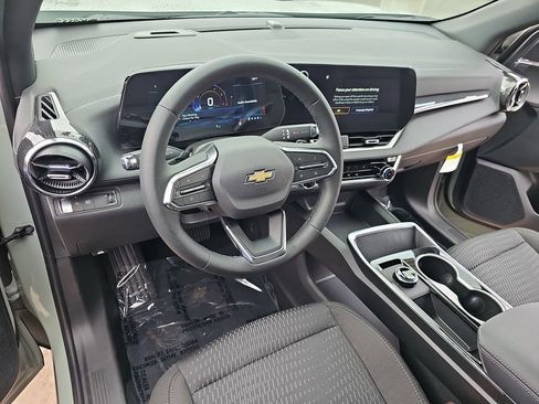 New 2026 Chevrolet Equinox LT FWD image 15