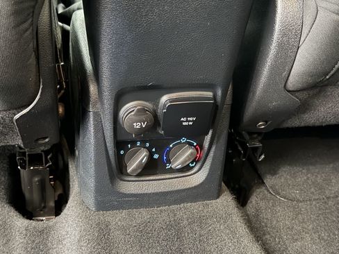 Used 2019 Ford Transit Connect XLT FWD image 14