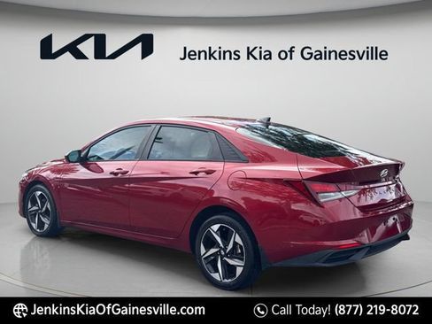 Used 2023 Hyundai Elantra SEL w/ Convenience Package FWD image 5