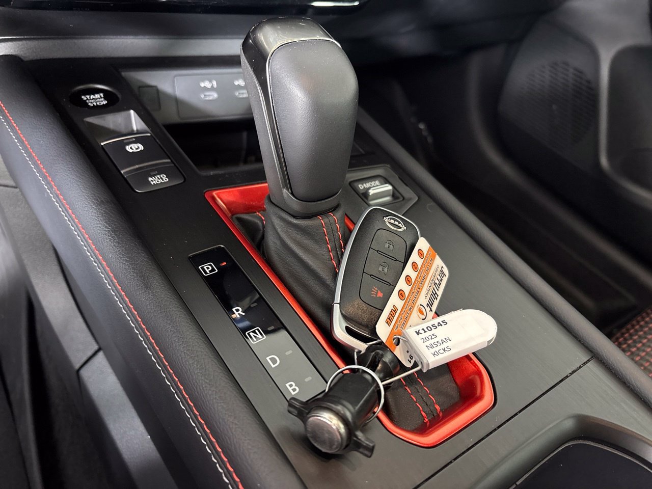 Used 2025 Nissan Kicks SR AWD/4WD image 19