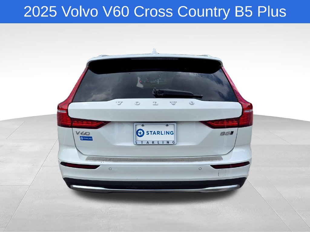 Used 2025 Volvo V60 B5 Cross Country Plus AWD/4WD image 8