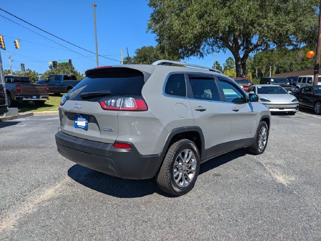 Used 2019 Jeep Cherokee Latitude Plus FWD image 5