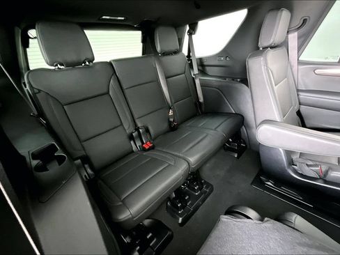 Used 2025 Chevrolet Tahoe Z71 w/ Z71 Off-Road Package AWD/4WD image 38