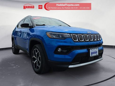 Used 2025 Jeep Compass Limited w/ Sun & Sound Group AWD/4WD image 8