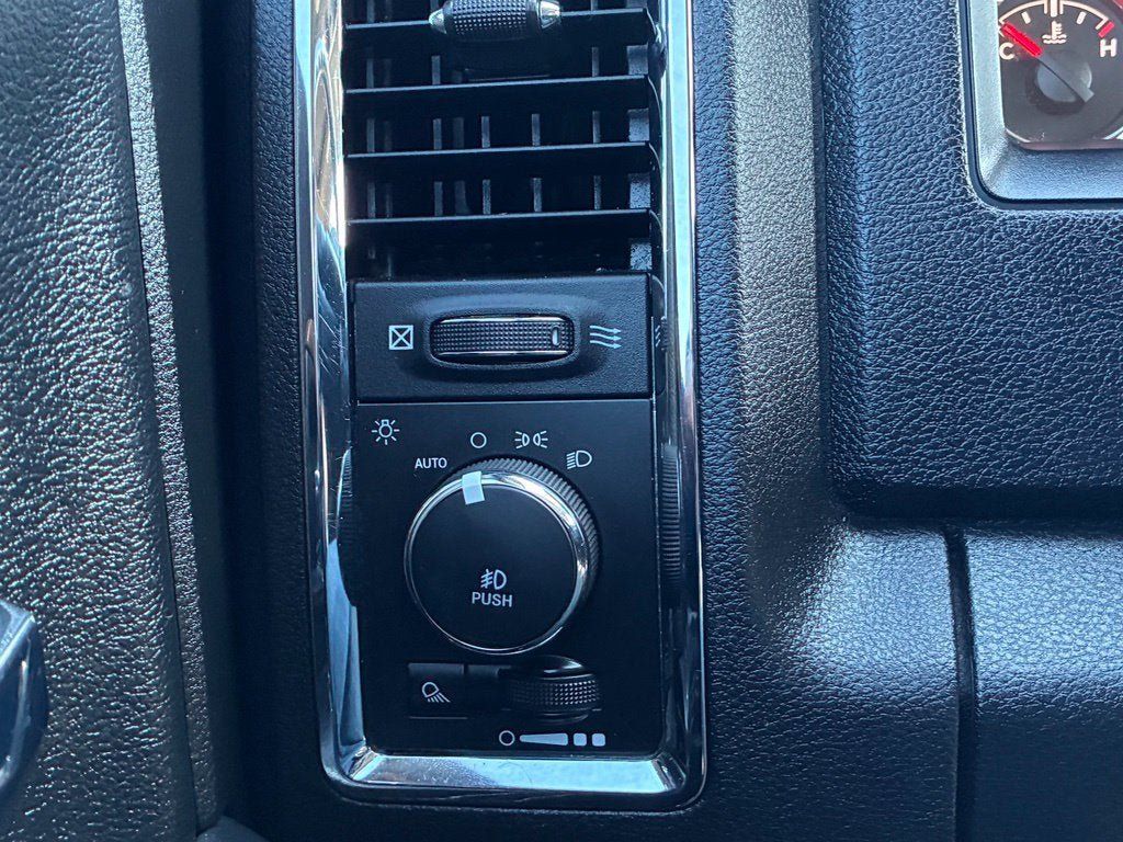 Used 2017 RAM 1500 Laramie w/ Convenience Group AWD/4WD image 29