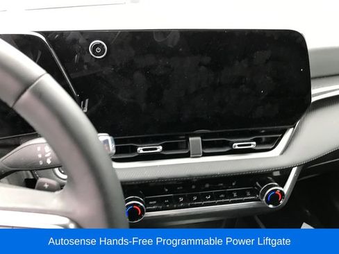 Used 2026 Chevrolet Equinox LT w/ Convenience Package II image 5