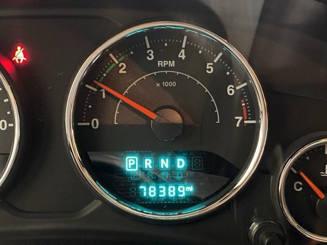 Used 2017 Jeep Wrangler Unlimited Rubicon w/ Connectivity Group AWD/4WD image 26