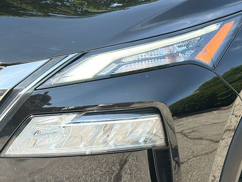 Used 2023 Nissan Rogue SV AWD/4WD image 4