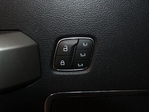 Used 2022 Ford F250 Lariat w/ Lariat Ultimate Package image 9