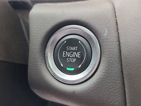 Used 2021 GMC Yukon SLT w/ SLT Luxury Plus Package RWD image 32