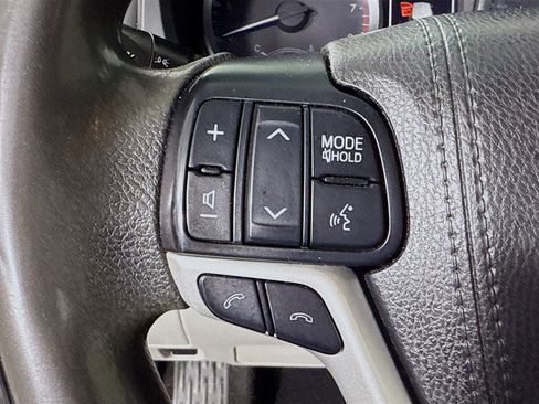 Used 2018 Toyota Highlander LE image 14