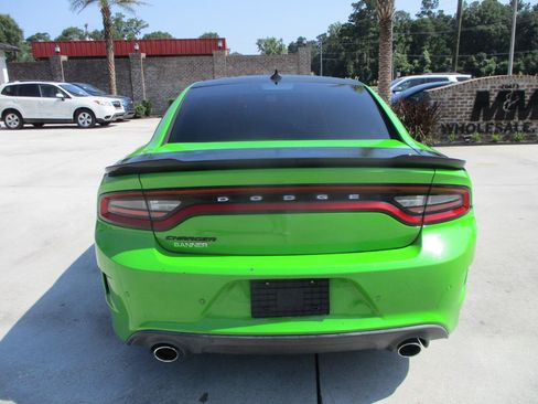 Used 2017 Dodge Charger R/T RWD image 12