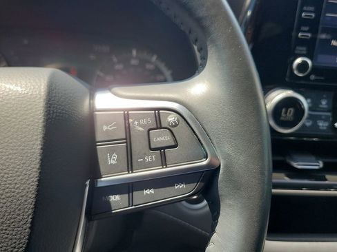 Used 2021 Toyota Highlander XLE image 22