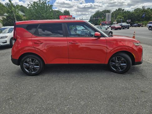 Used 2020 Kia Soul EX FWD image 6