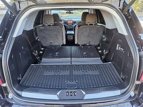 Used 2020 Ford Explorer XLT w/ Comfort Package image 18