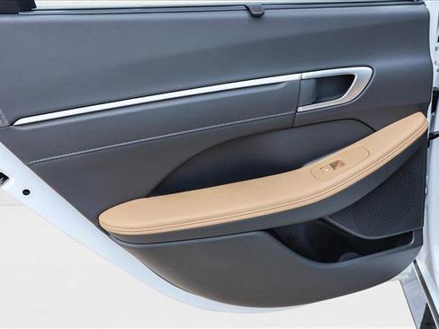 New 2025 Hyundai Sonata Limited image 25