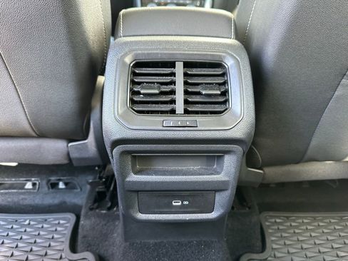 Used 2023 Volkswagen Taos SE image 36