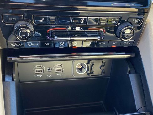 New 2025 Jeep Grand Cherokee Limited w/ Trailer Tow Package image 7