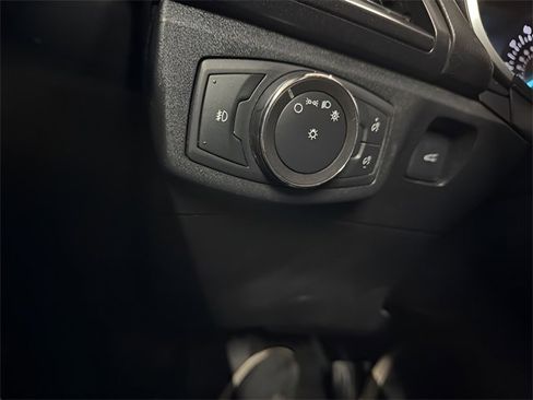 Used 2019 Ford Fusion Titanium image 23