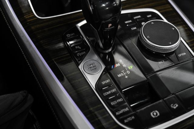 Used 2020 BMW X5 M50i AWD/4WD image 26