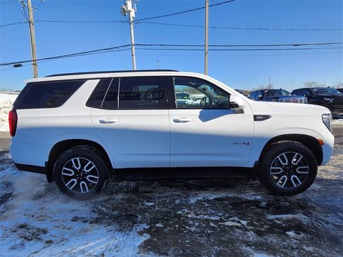 Used 2024 GMC Yukon AT4 w/ Technology Package image 6