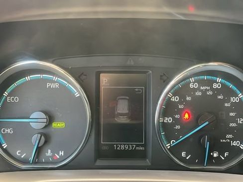 Used 2016 Toyota RAV4 XLE AWD/4WD image 6