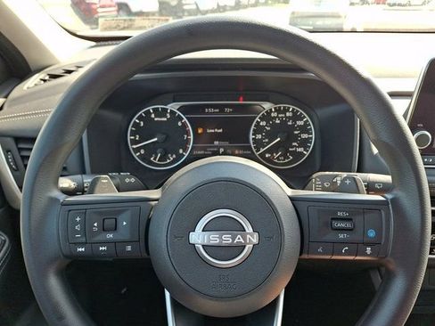 Used 2024 Nissan Rogue SV FWD image 23