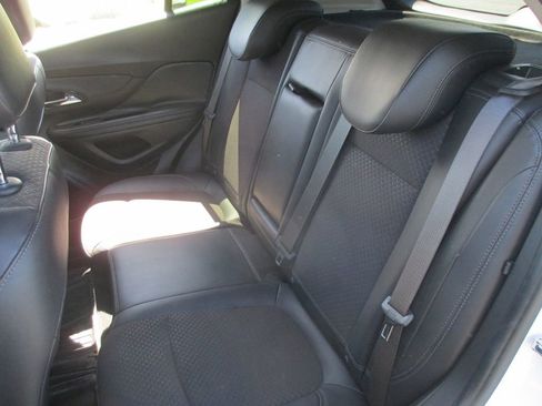 Used 2018 Buick Encore Sport Touring image 19