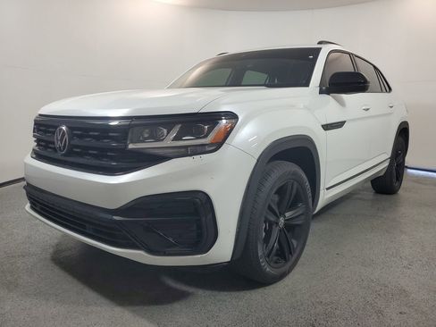 Used 2023 Volkswagen Atlas Cross Sport SEL R-Line image 3